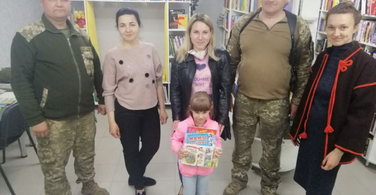 В Авдеевке подвели итоги конкурса рисунков на асфальте и викторины "Сказочные чтения"