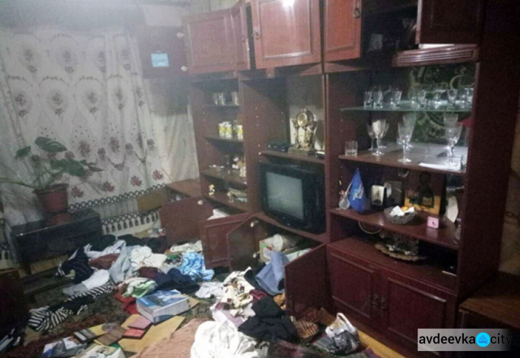 Двое мужчин в масках едва не убили пожилого жителя Авдеевки ради 400 гривен и золотой  цепочки