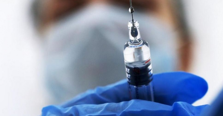 В Украине около трети родителей школьников выступают за вакцинацию детей от коронавируса