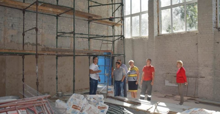 В Авдеевке с помощью АКХЗ обновляют объекты образования (ФОТО)