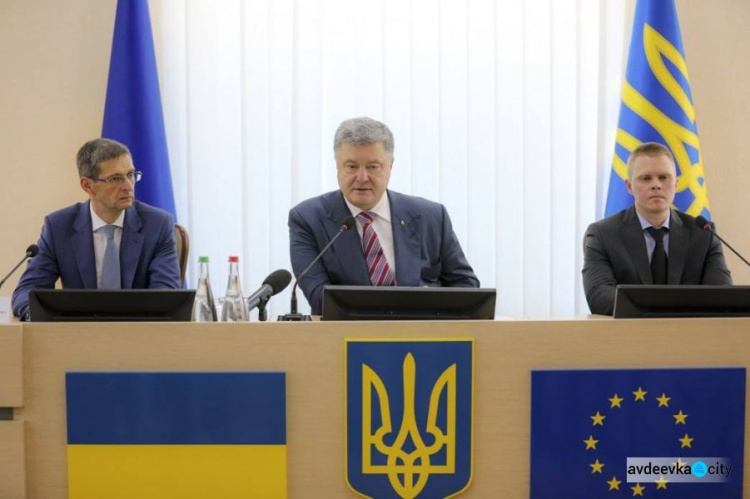 Порошенко в Краматорске представляет нового главу Донецкой ОГА: онлайн трансляция