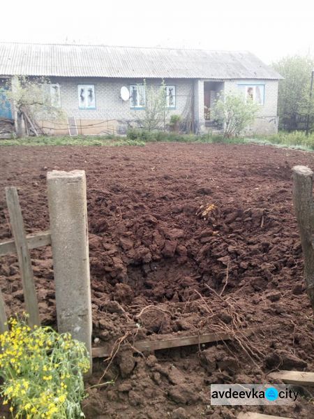 Оккупанты Донбасса продолжают расстрел Зайцево: появились фото сегодняшнего удара по поселку