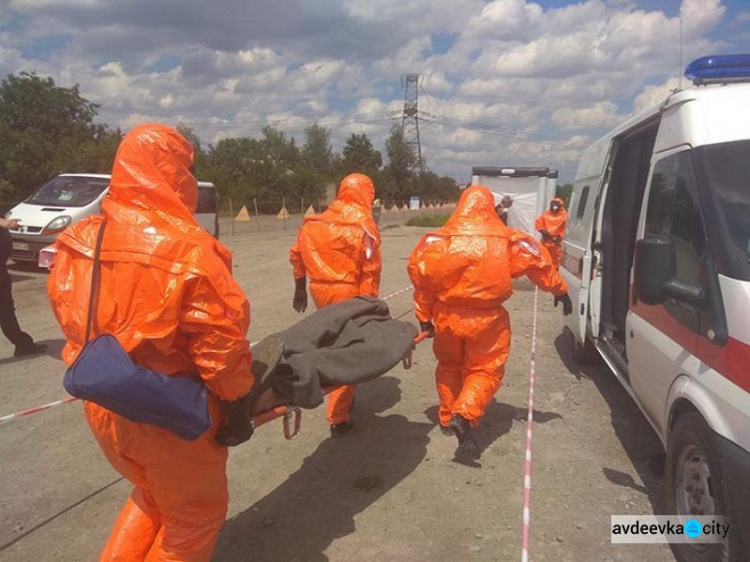 На КПВВ в Донецкой области учились бороться с чрезвычайными ситуациями (ФОТО)