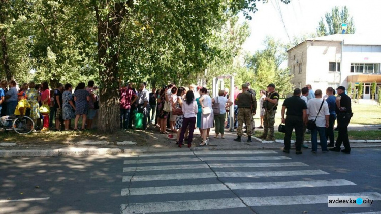 На встречу с Президентом попали не все желающие авдеевцы (ФОТО)