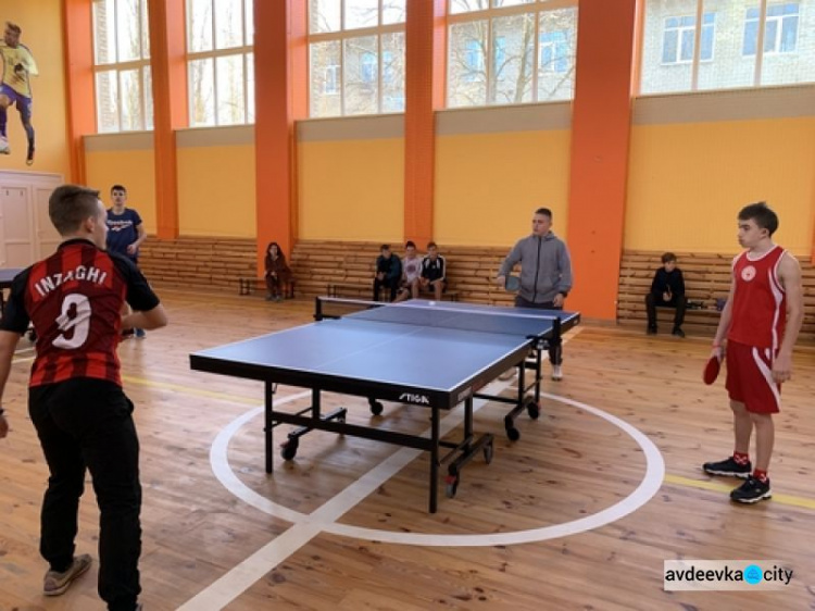В Авдеевке определили победителей молодежного турнира по пинг-понгу (ФОТО)