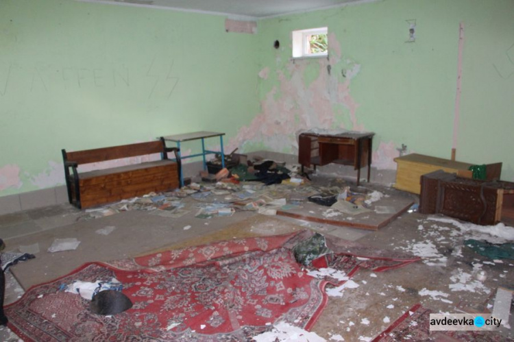 Поселок-призрак Широкино: в сети показали руины разрушенного обстрелами курорта (ФОТО)