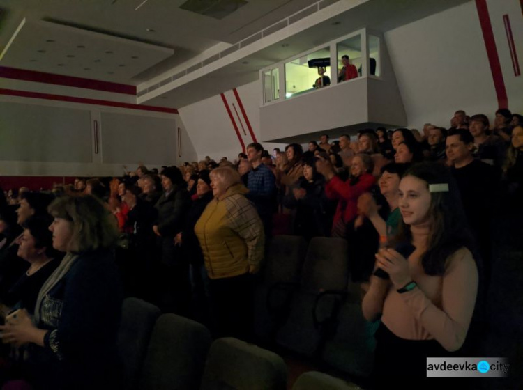 Киевские артисты пригласили авдеевцев на «Девичник»