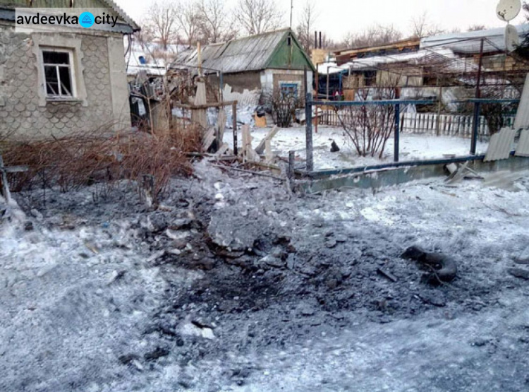 Авдеевка  подверглась ночному обстрелу – повреждены 8 домов (ФОТО)