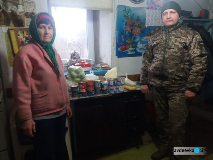 Рисунки, продукты, воду и подарки развозили в течение недели авдеевские «симики» (ФОТО)