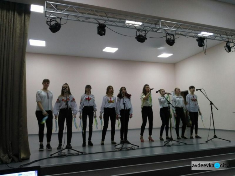 В Авдіївці військових вітали концертом (ФОТО)