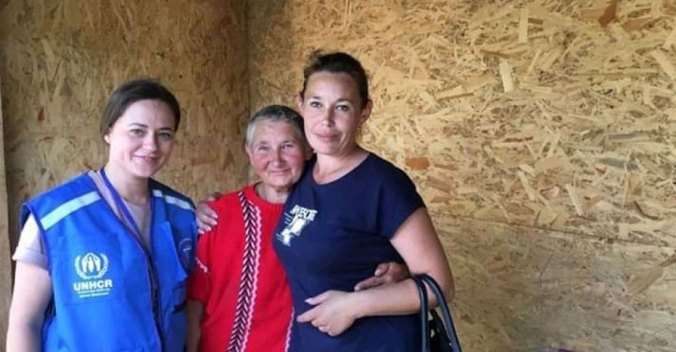 Усилиями гуманитарного штаба  "Прописка-Авдеевка" мать и дочь воссоединились после 4 лет разлуки (ФОТО)