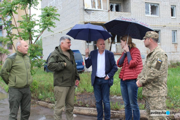 В Авдеевку прибыли представители Верховной Рады и Бельгии: опубликованы фото