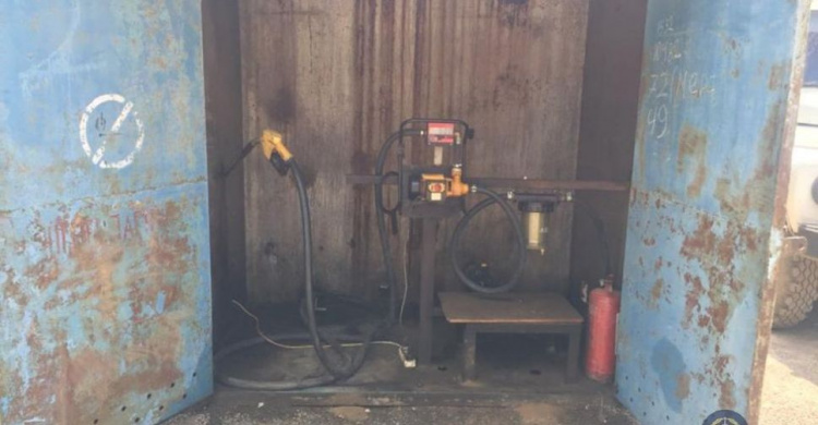 В Авдеевке разоблачили нелегальную АЗС