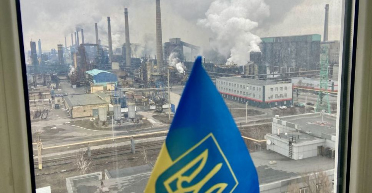 Авдіївський коксохім працює 24/7 під жовто-блакитним прапором