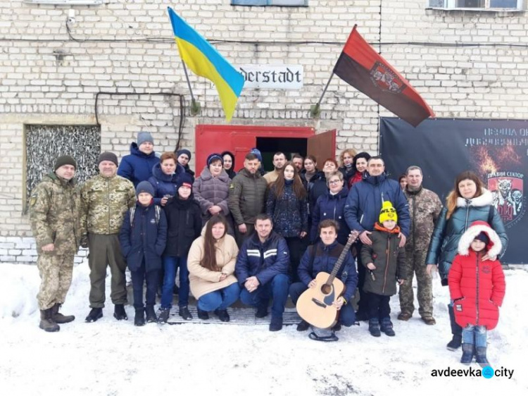 Авдіївці відвідали музей, створений бійцями 1-ї ОШР ДУК «Правий Сектор» у Новогродівці