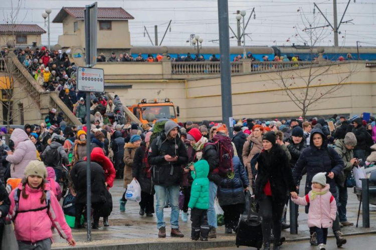 Виїзд з зони бойових дій через тимчасово окуповані території або рф не є злочином, - Мінреінтеграції