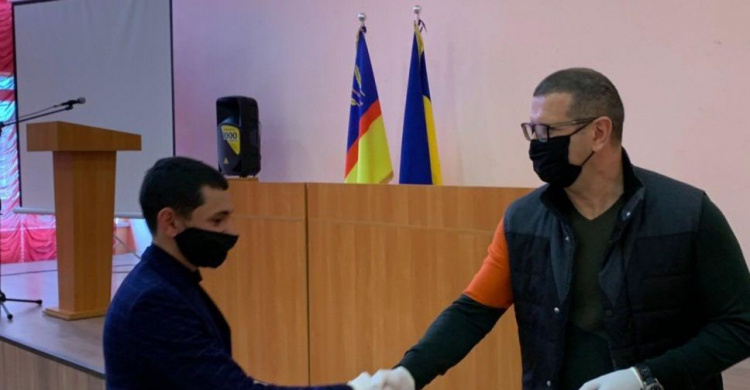 Народный депутат Муса Магомедов поддерживает талантливых школьников