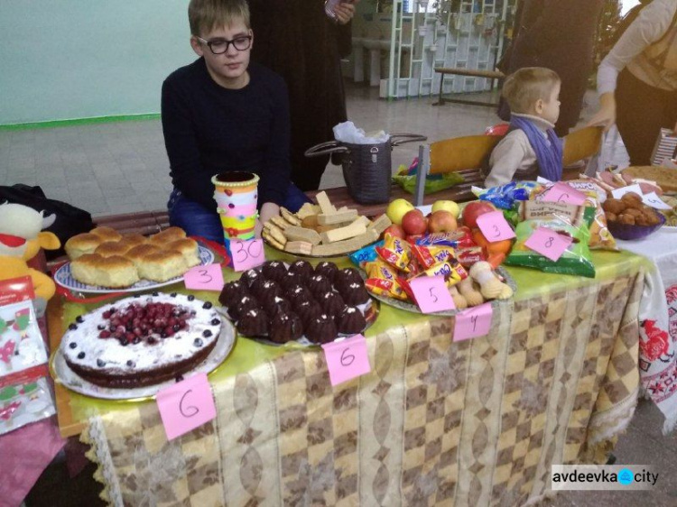 В Авдеевке отшумела школьная ярмарка (ФОТО)