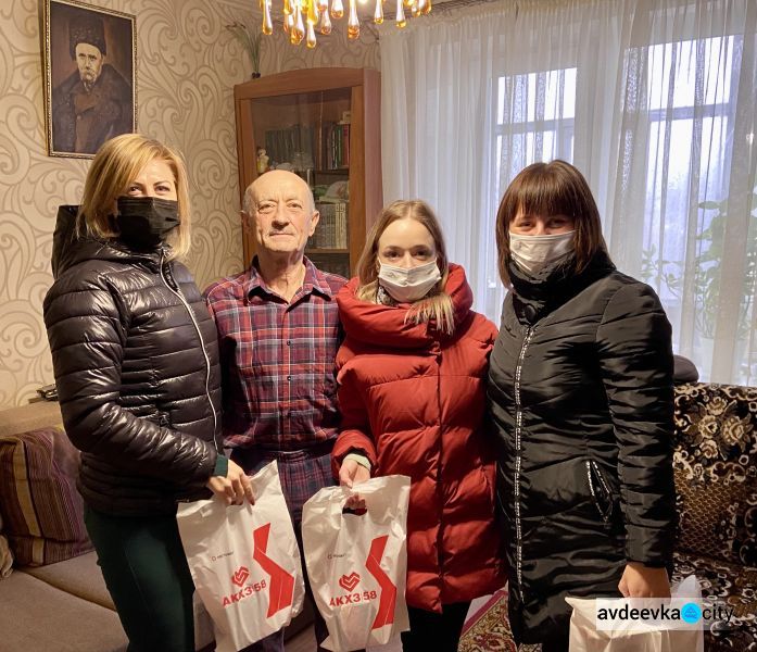 Сюрпризы от именинника продолжаются: награждены победители онлайн-конкурса «Моя история работы на АКХЗ»