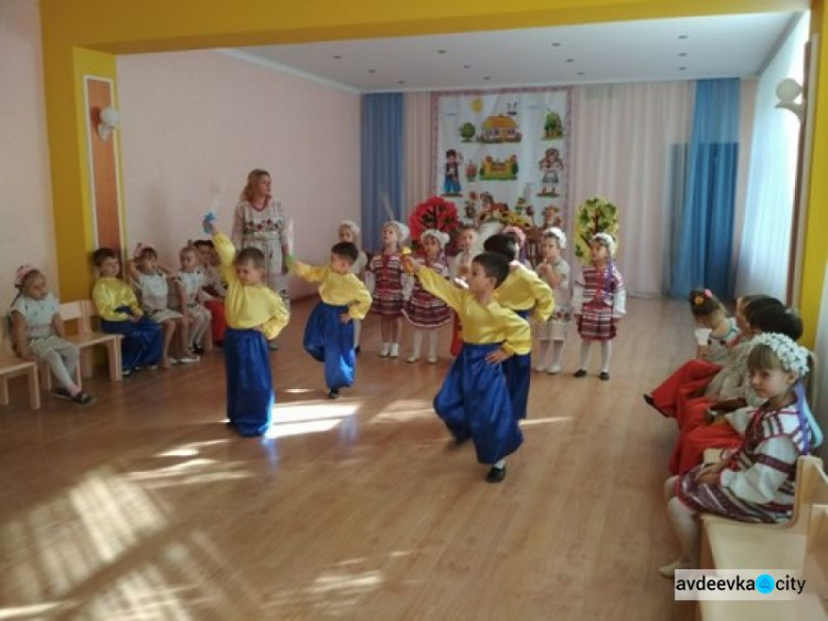 В детсадах Авдеевки говорили о козачестве (ФОТО)