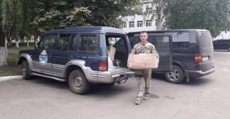 Авдеевские "симики" не оставляют без помощи мирных жителей (ФОТО)