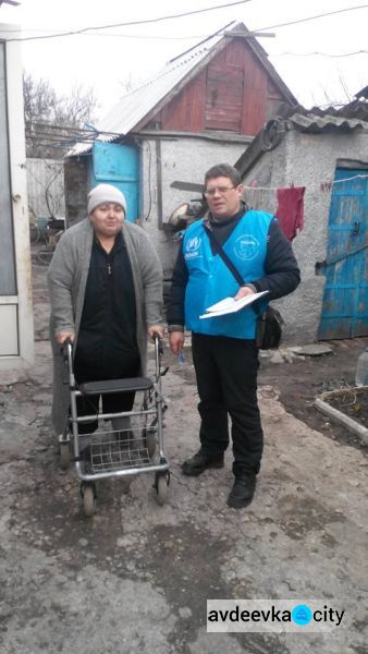Авдеевцам с ограниченными возможностями на помощь приходят волонтеры (ФОТО)