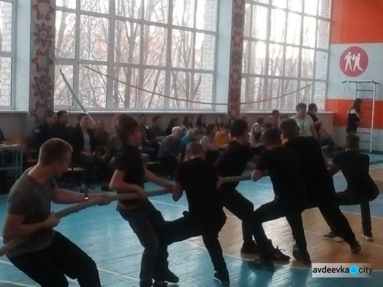 Авдеевские «симики» доставляли продукты и воду, а также обеспечивали важное сопровождение (ФОТО)
