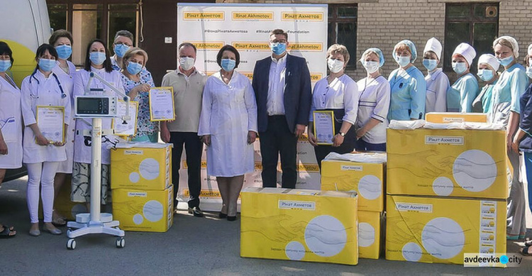 Константиновка получила современные аппараты ИВЛ от Фонда Рината Ахметова