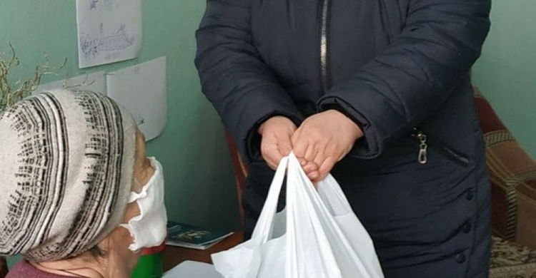 Авдеевский терцентр продолжает помогать пожилым людям