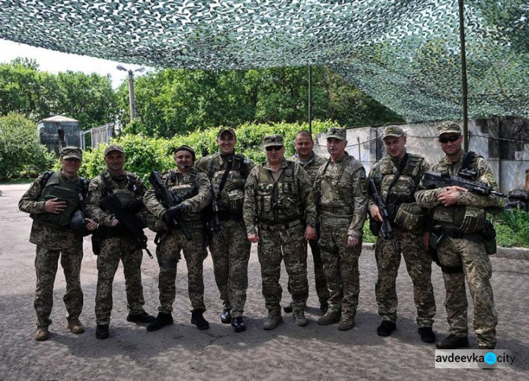 Турчинов прибыл в зону ООС и рассказал о глубине обстрелов (ФОТО)