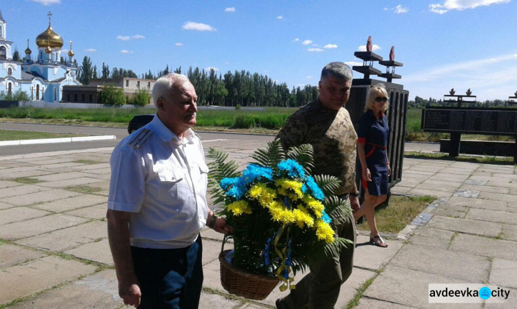 В Авдеевке вспоминали жертв войны в Украине (ФОТО)