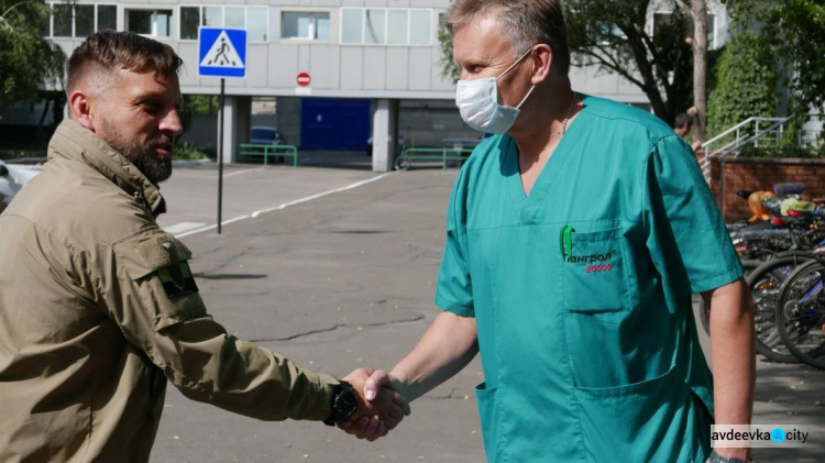 Авдеевских медиков поздравили с профессиональным праздником