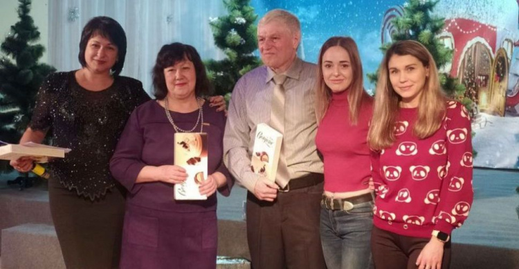 Дружеские встречи в «Веселом каблучке»: заводская молодежь побывала на празднике у ветеранов предприятия