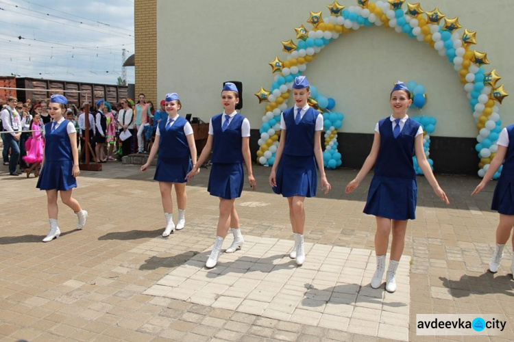 На Донетчине провели первый Всеукраинский железнодорожный  детский флешмоб (ФОТО)