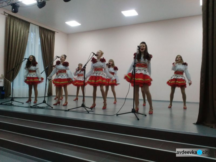 В Авдіївці військових вітали концертом (ФОТО)