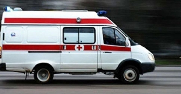 В Авдеевке женщина выпала с окна третьего этажа