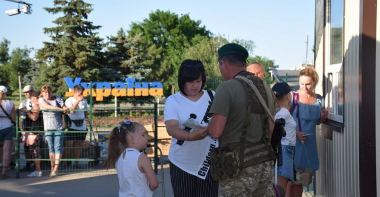 Через донбасские КПВВ не пропустили 40 человек