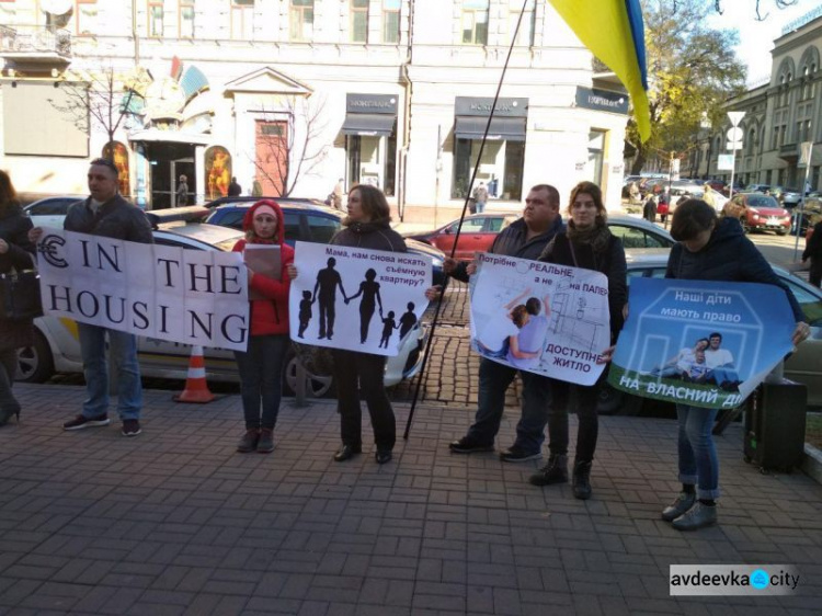 Мнение: Не все украинские чиновники заинтересованы в прозрачном выделении средств для переселенцев