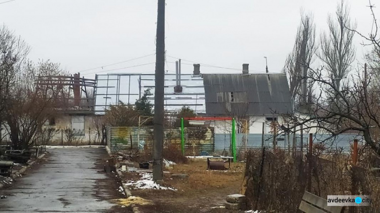 «Автолавка», робочі місця, відновлення житла: керівництво Авдіївської та обласної ВЦА зустрілося з мешканцями Опитного