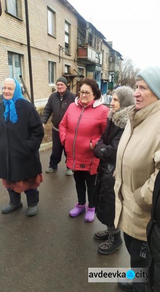 «Автолавка», робочі місця, відновлення житла: керівництво Авдіївської та обласної ВЦА зустрілося з мешканцями Опитного