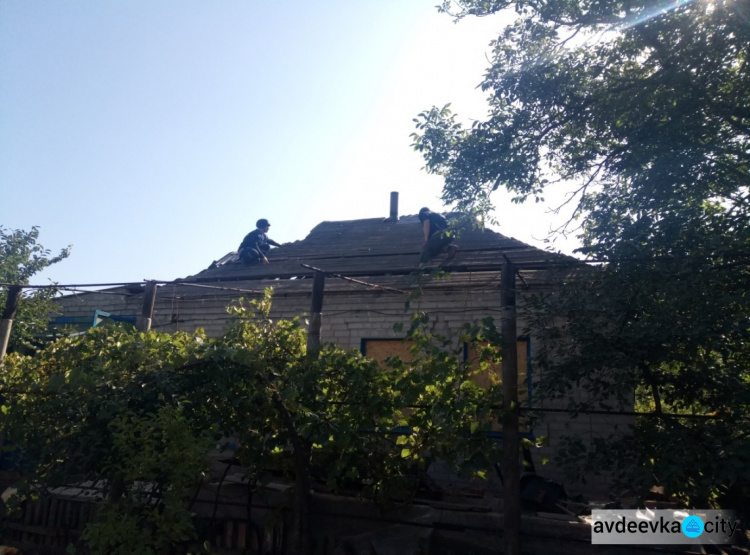 ФОТОРЕПОРТАЖ: спасатели возрождают Авдеевку