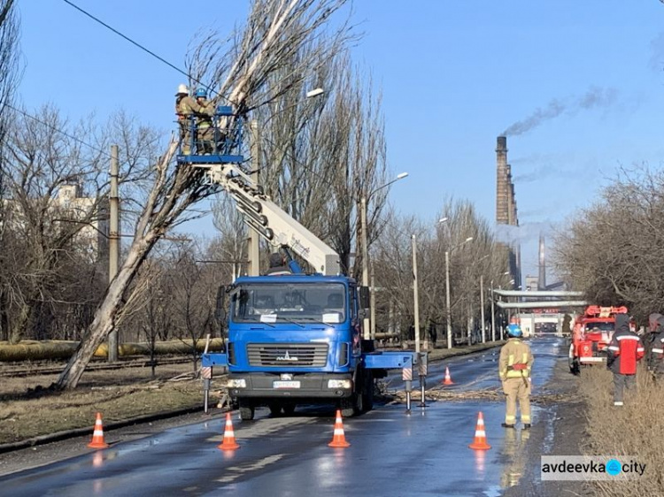 Заводчане АКХЗ и спасатели ГСЧС устраняют последствия непогоды