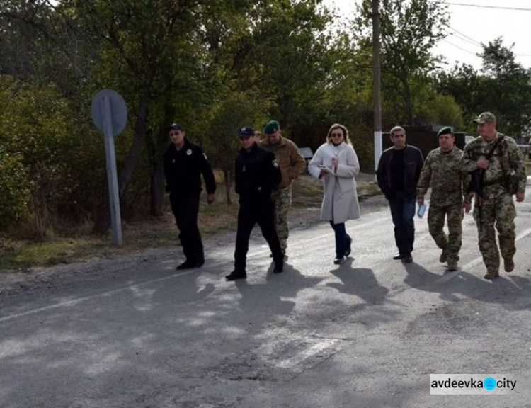 Межведомственная группа провела обследование КПВВ на Донбассе перед введением нового "Порядка въезда и выезда"