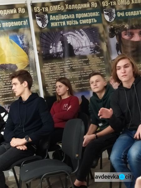 В Авдіївці підлітки дискутували про цінності української молоді (ФОТО)