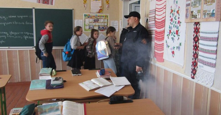 В Авдеевке эвакуировали школьников (ФОТО)