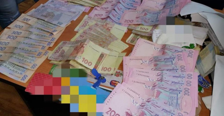 В Донецкой области задержаны участники преступной схемы, наживавшиеся на переселенцах