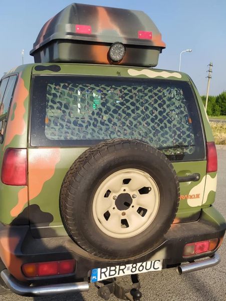 Мешканці Львівщини привезли позашляховик для потреб Авдіївки