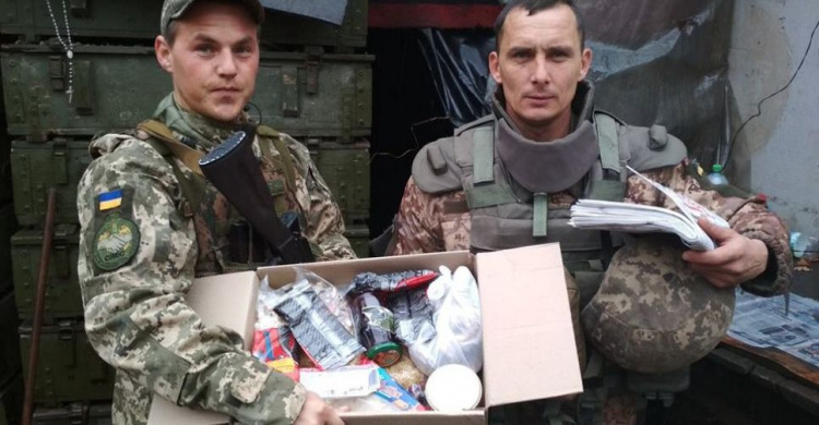 Авдеевские "симики" привезли мирным жителям и военным "передачи"  от волонтеров