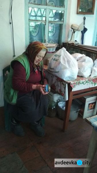 В Авдеевке стартовала выдача продуктовых наборов