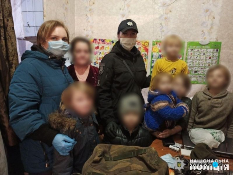 В Авдеевке во время карантина правоохранители проводят разъяснительные беседы с семьями, которые оказались в сложных жизненных обстоятел